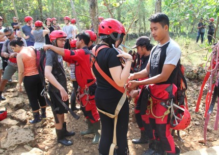 Jomblang Cave Adventure & Pindul Cave Tour from Yogyakarta