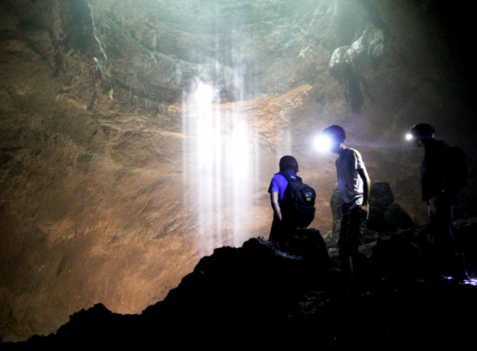 2 Days Yogyakarta to Jomblang Cave Adventure