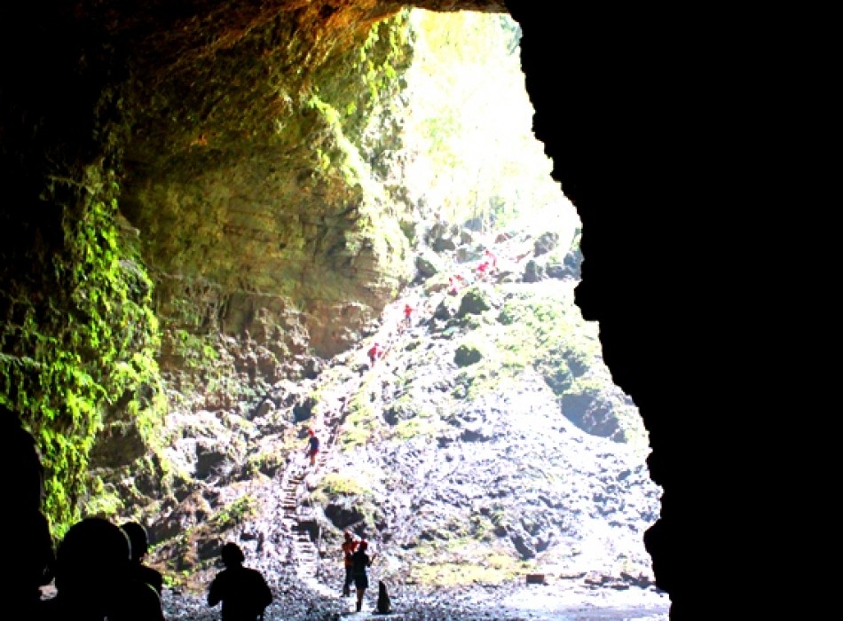 4 Days of Jomblang Cave & Borobudur Sunrise Tour