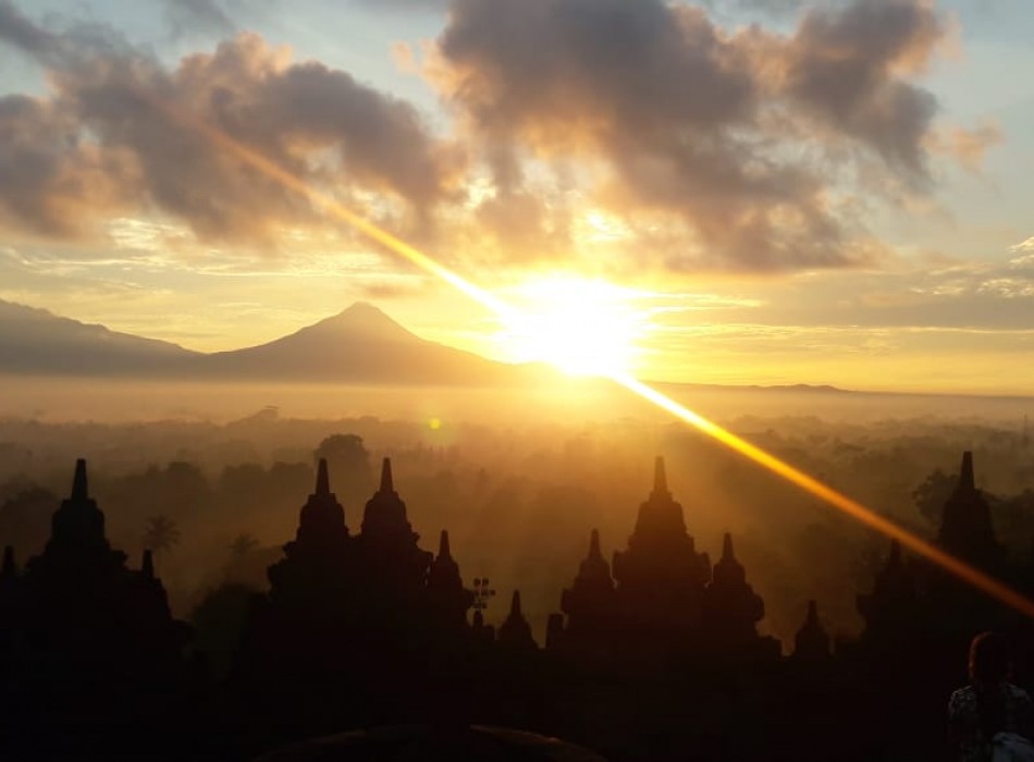 Borobudur Sunrise & Prambanan Tours