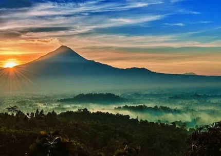 Yogyakarta Sunrise : Punthuk Setumbu, Borobudur Temple, Merapi Lava Tour ( 4X4 ) & Prambanan Temple