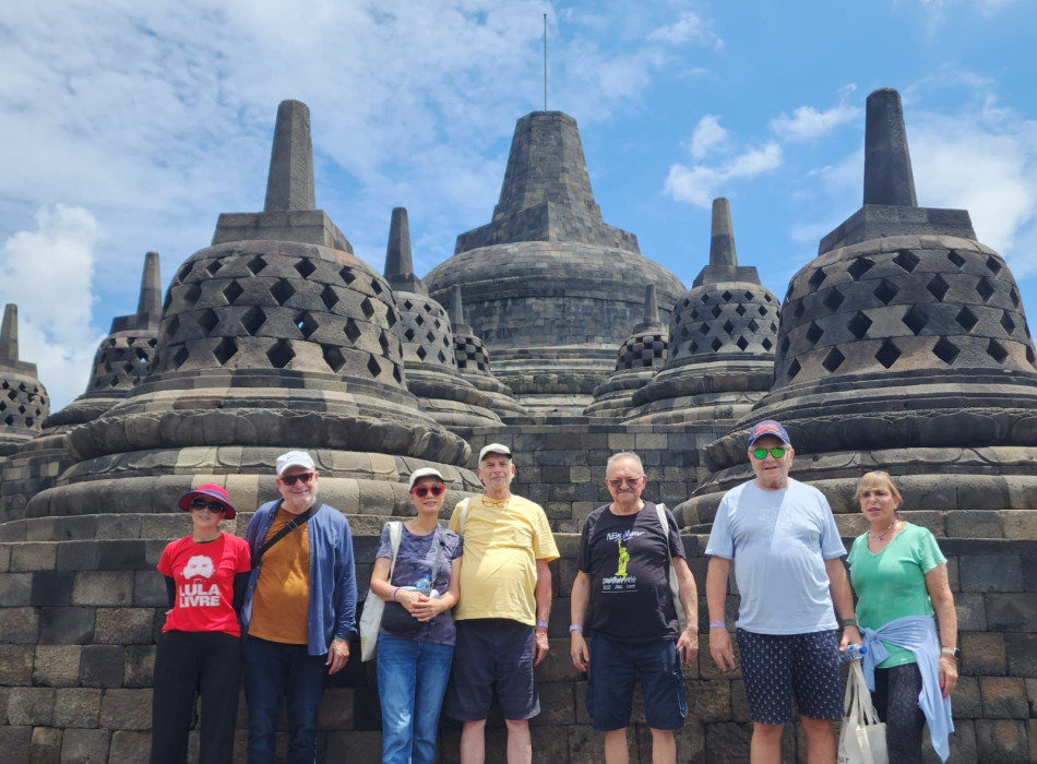 Shore Excursion from Semarang Port to Borobudur & Prambanan