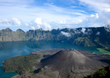 Mount Rinjani Trekking 4D3N