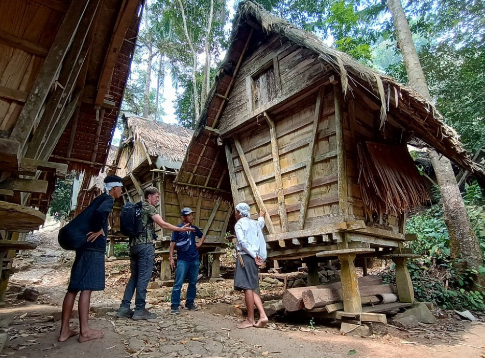Baduy Tribe Day Private Tour