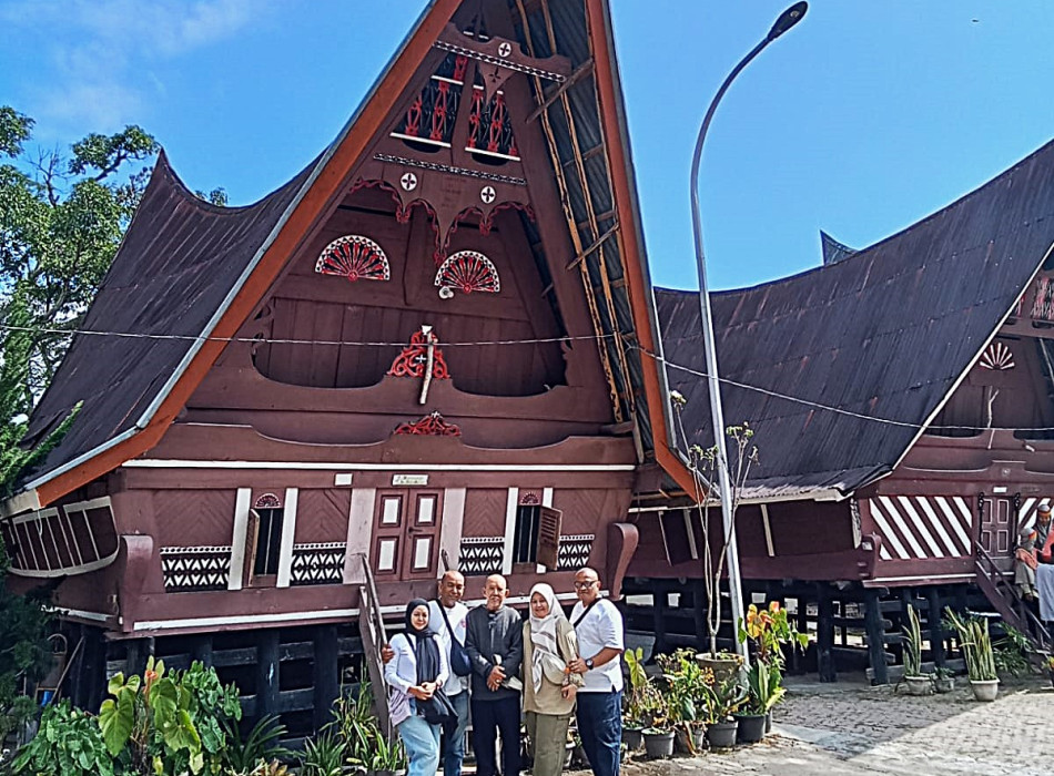 4D3N Lake Toba Tour Package from Singapore