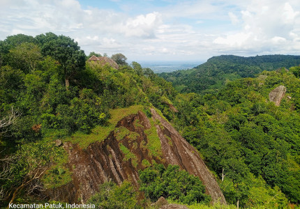 Jomblang Cave Adventure and Nglanggeran Ancient Volcano Short Trekking from Yogyakarta