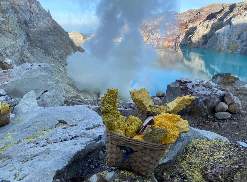 From Yogyakarta: 3D2N Mt Bromo Mt Ijen Blue Fire Drop to Bali