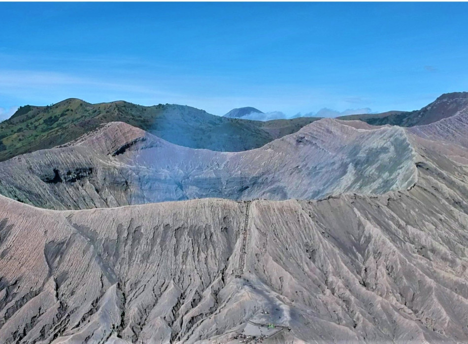 From Yogyakarta: 3D2N Mt Bromo Mt Ijen Blue Fire Drop to Bali