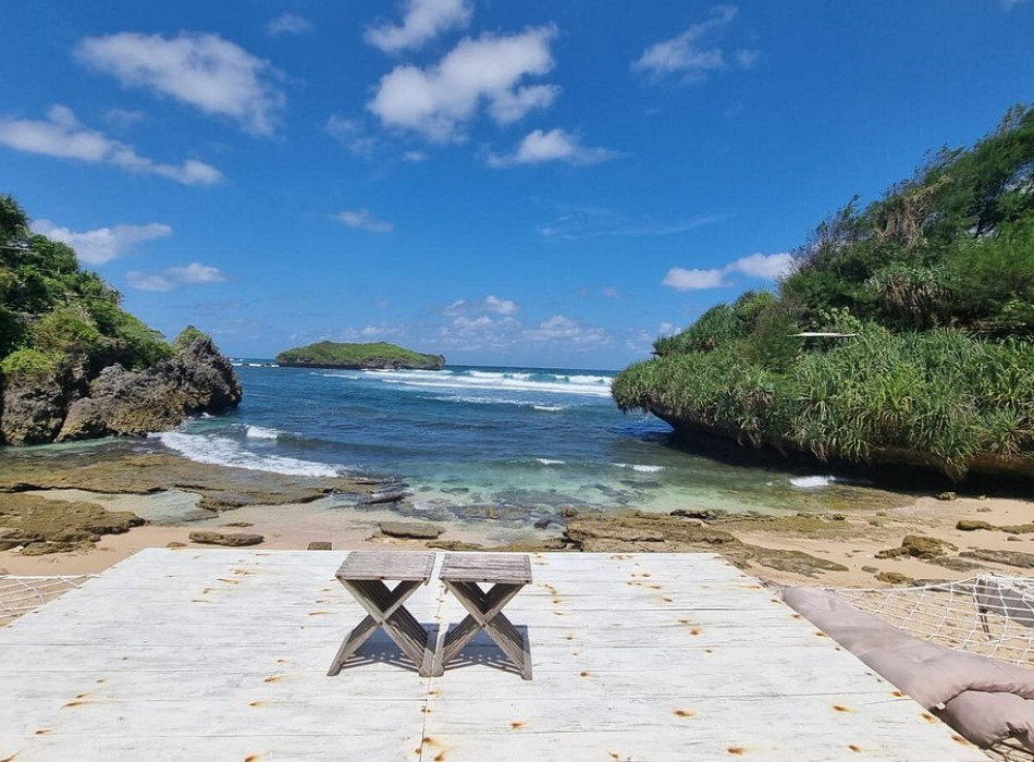 Jomblang Cave and Slili Beach