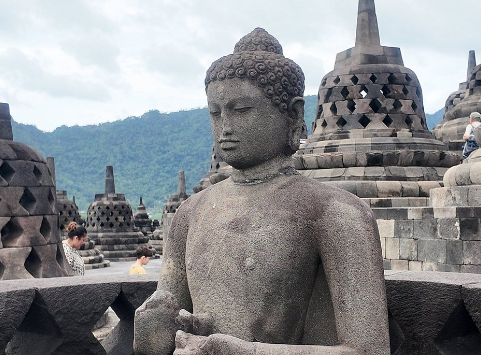 4 Days 3 Nights Jomblang Cave Borobudur Merapi Volcano Sunrise